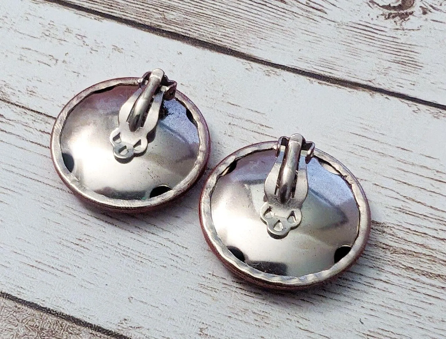 Vintage Clip On Earrings - Image 6