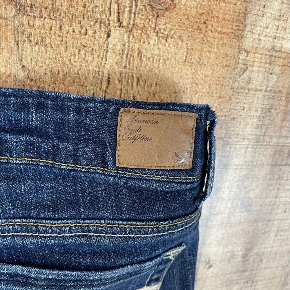 American Eagle  Size 2 Stretch Denim Shorts Medium Dark Wash Summer Vacation - Image 4