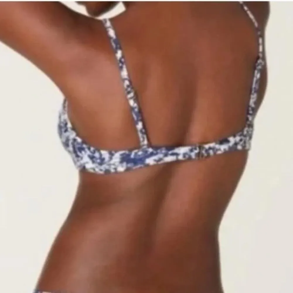 NWT Andie The Valencia V Neck Triangle Bikini Top Removable Cups M Blue White - Image 4