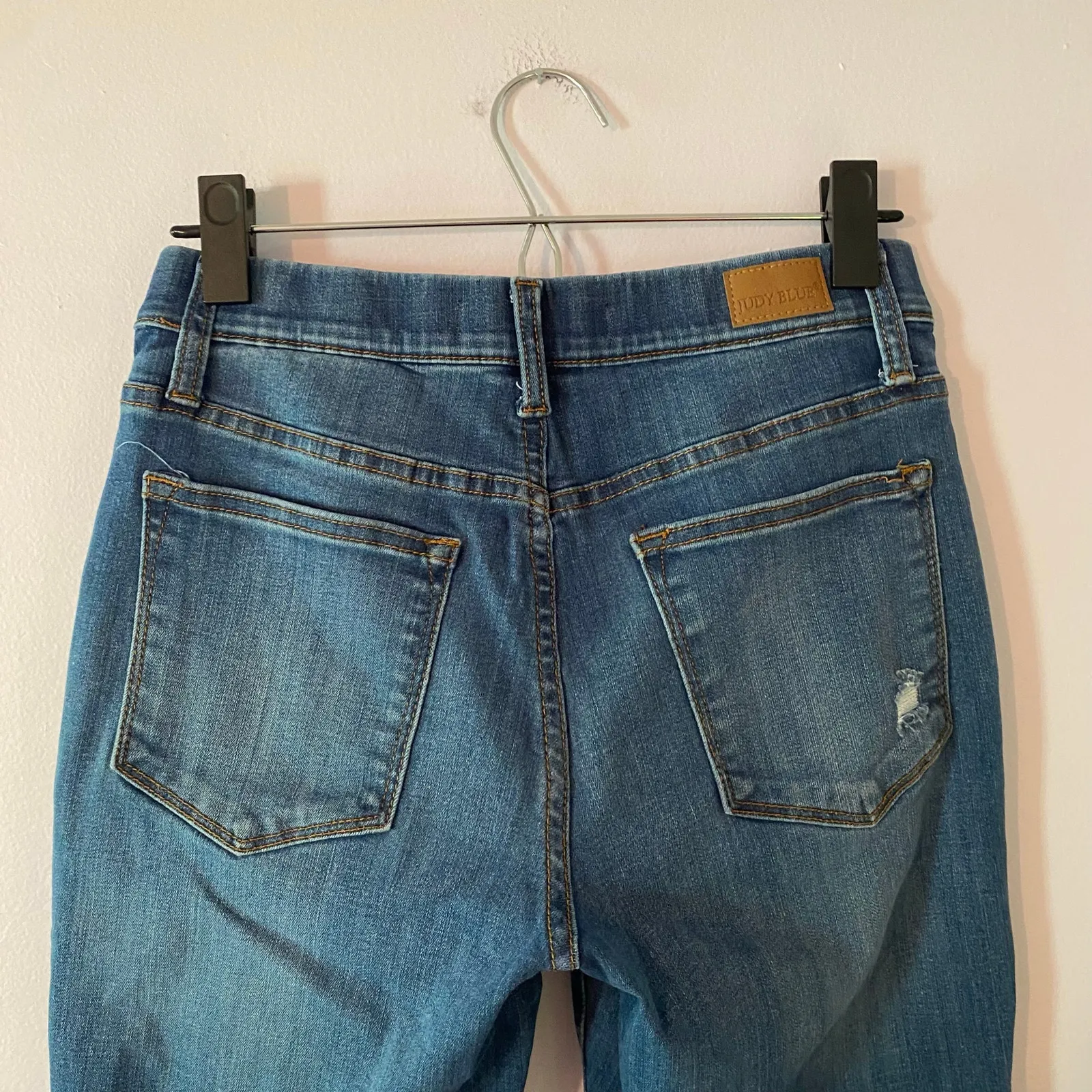 Judy Blue Boyfriend Fit Distressed Pull-On Jeans Medium Wash Women's size 5 / 27 - Image 7