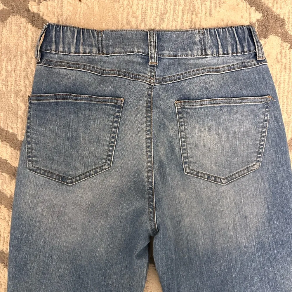 Rewash denim - size 7/28 ripped, elastic waist, raw hemmed jeans - Image 7