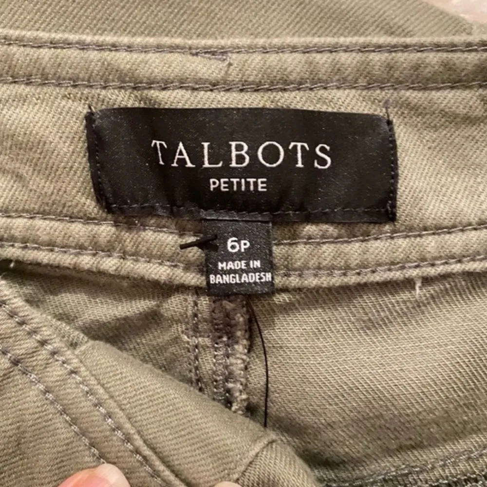 Talbots Army Green A-line short skirt with buttons down the front pockets - Image 4