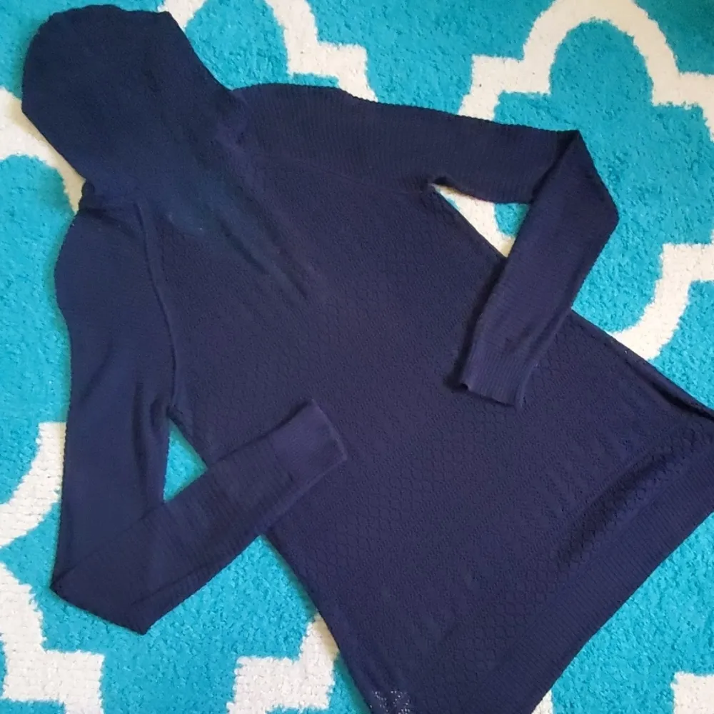 Aeo sweater size medium - Image 6