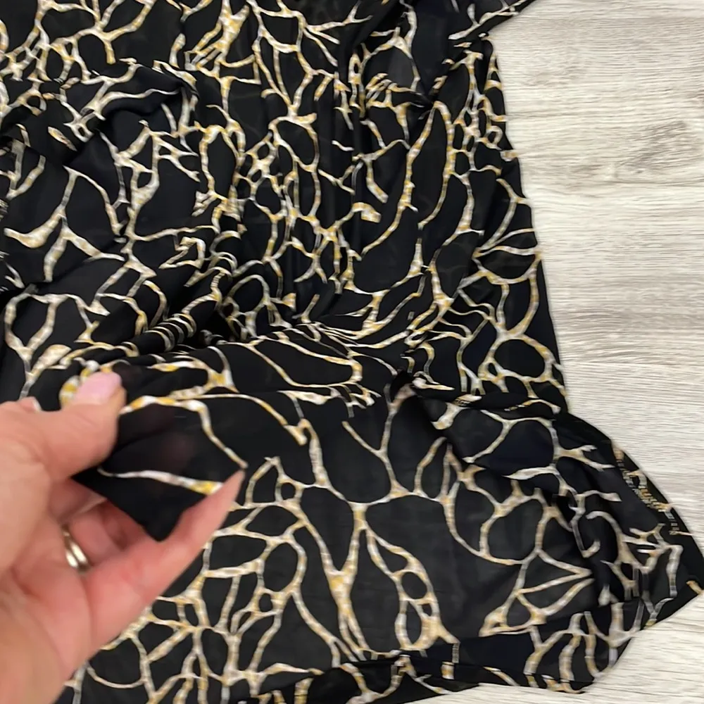 Black & Gold Print Sheer Women’s Short Sleeve Round Neck Long Blouse PL - Image 7