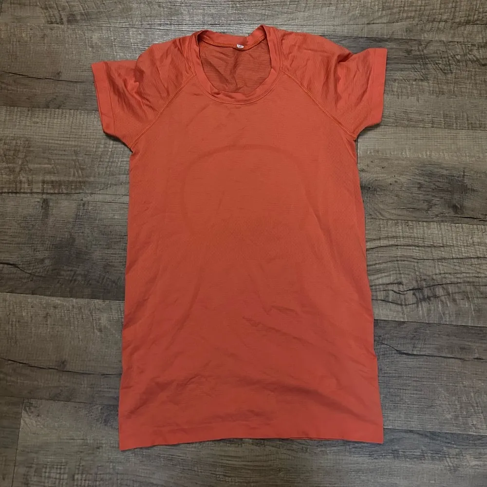 Lululemon tee - Image 2