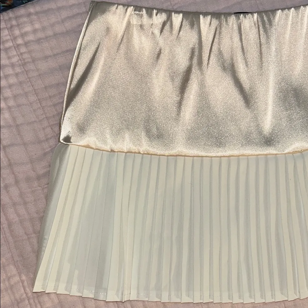 Fenity Size L Cream Pleated Mini Skirt Pink Size L - Image 2