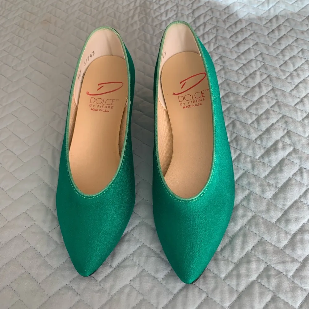 Emerald Green Kitten Heels Size 5.5 - Image 2