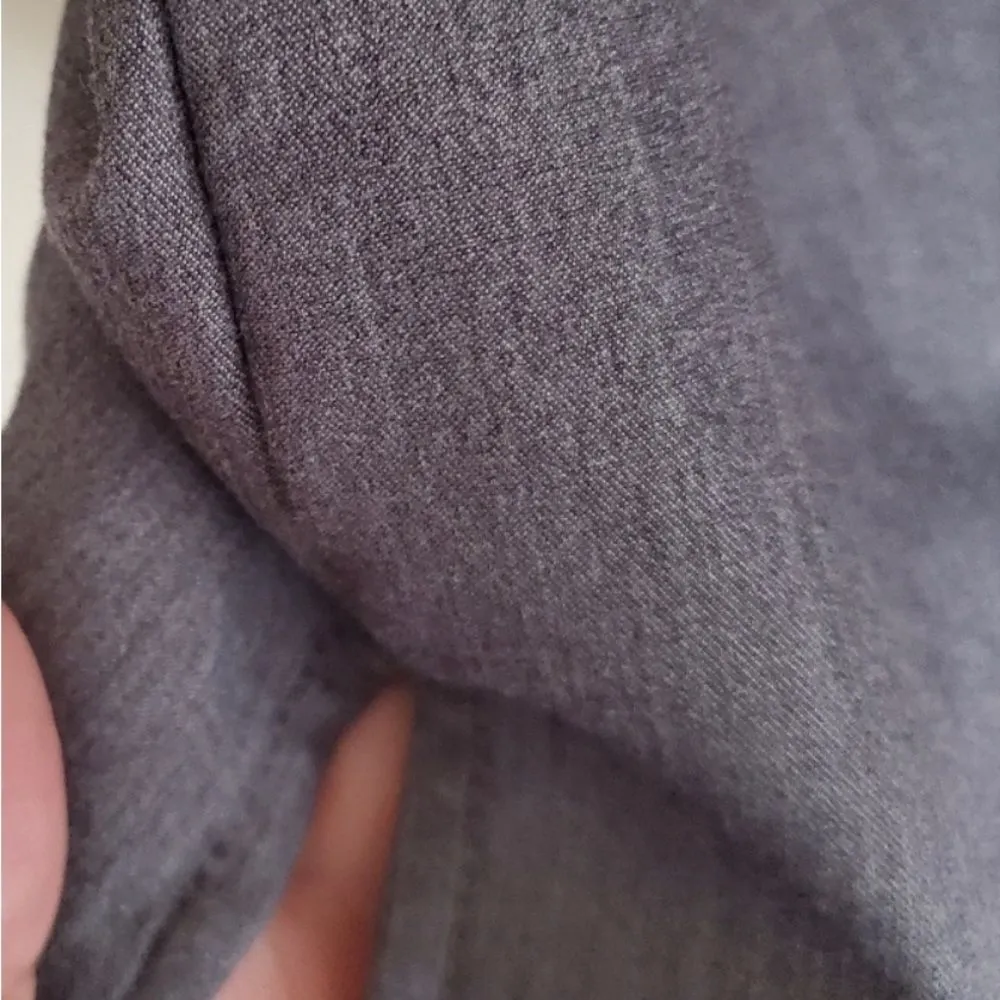 Figs Catarina one pocket, v-neck scrub top, sz L - Image 9