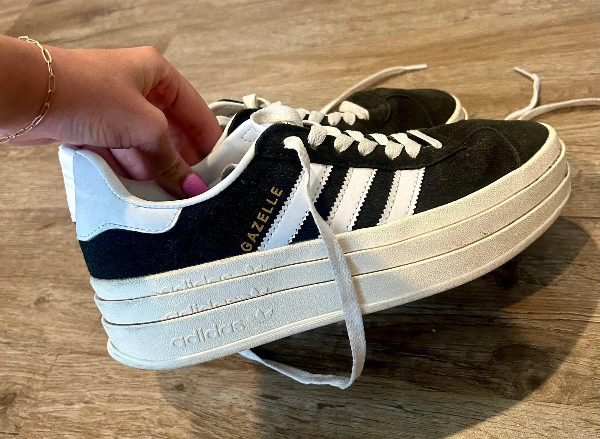 Adidas Gazelle Size 7 - Image 3