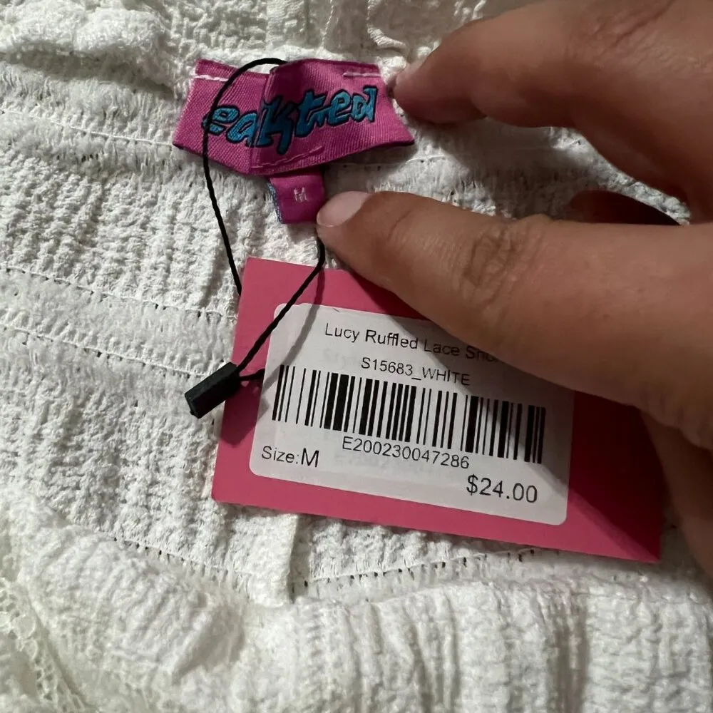 Edikted NWT  lucy ruffle lace shorts M - Image 4