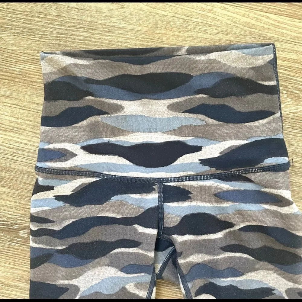 Lululemon wunder under Camo crop leggings - Image 5