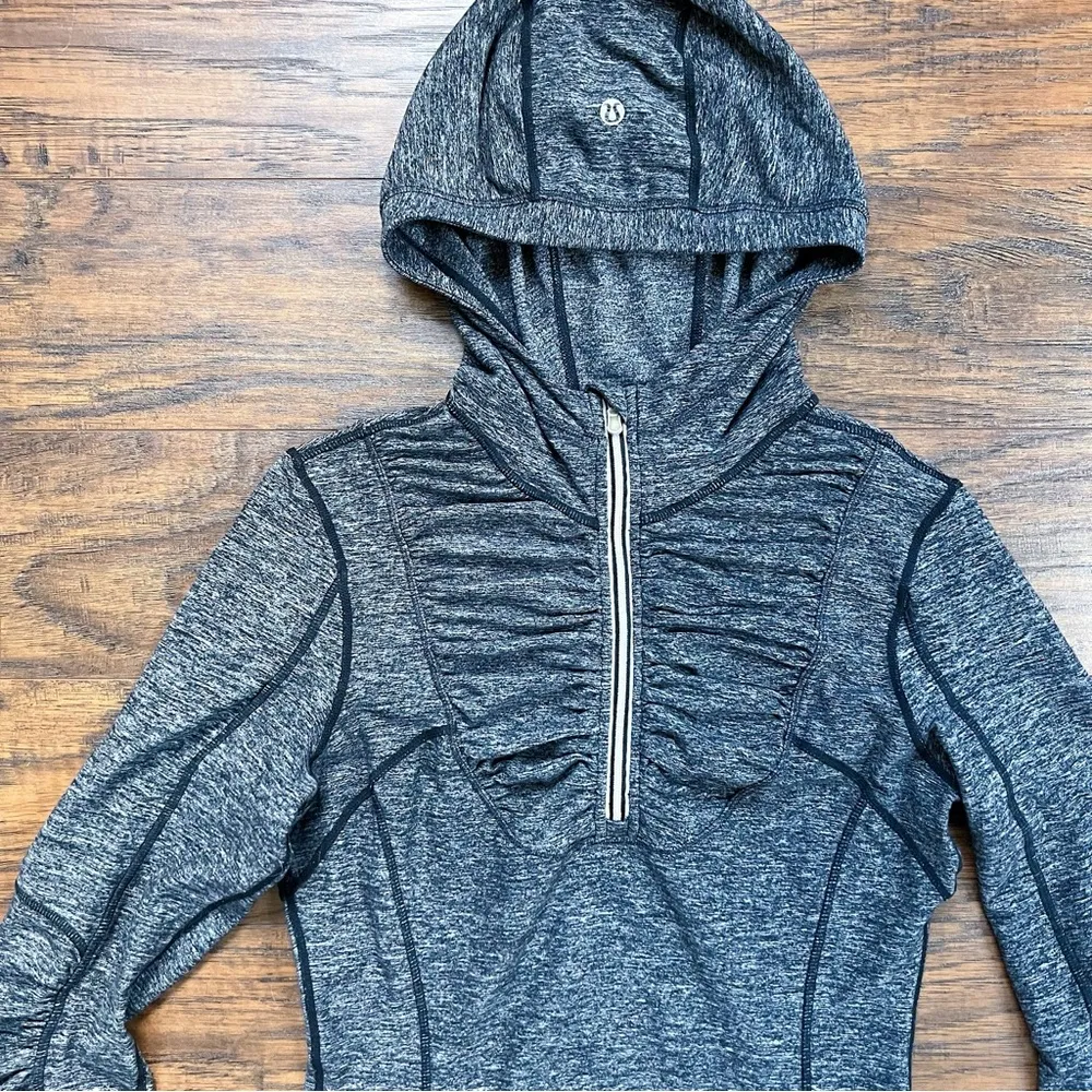Lululemon • Run Resolution Hoodie pullover 1/4 zip heathered grey black ruched - Image 3