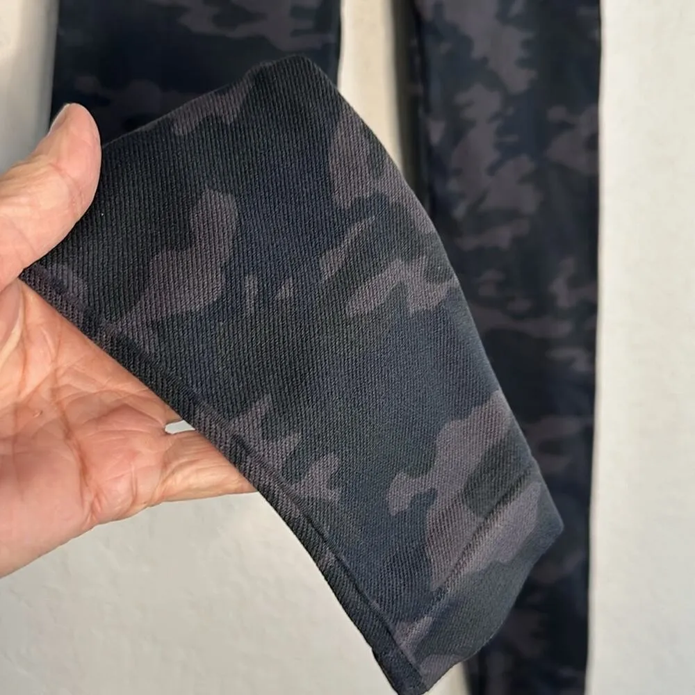 Spanx Green Grey Camouflage Camo Leggings Small Shapewear Look at Me Now Ankle - Image 3