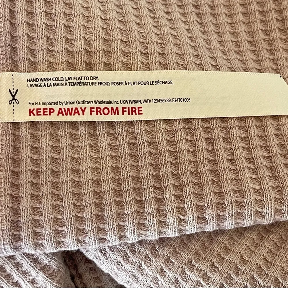 Free People One Knit Cami featuring triangle cups adorned open-knit Rose Size M - Image 7