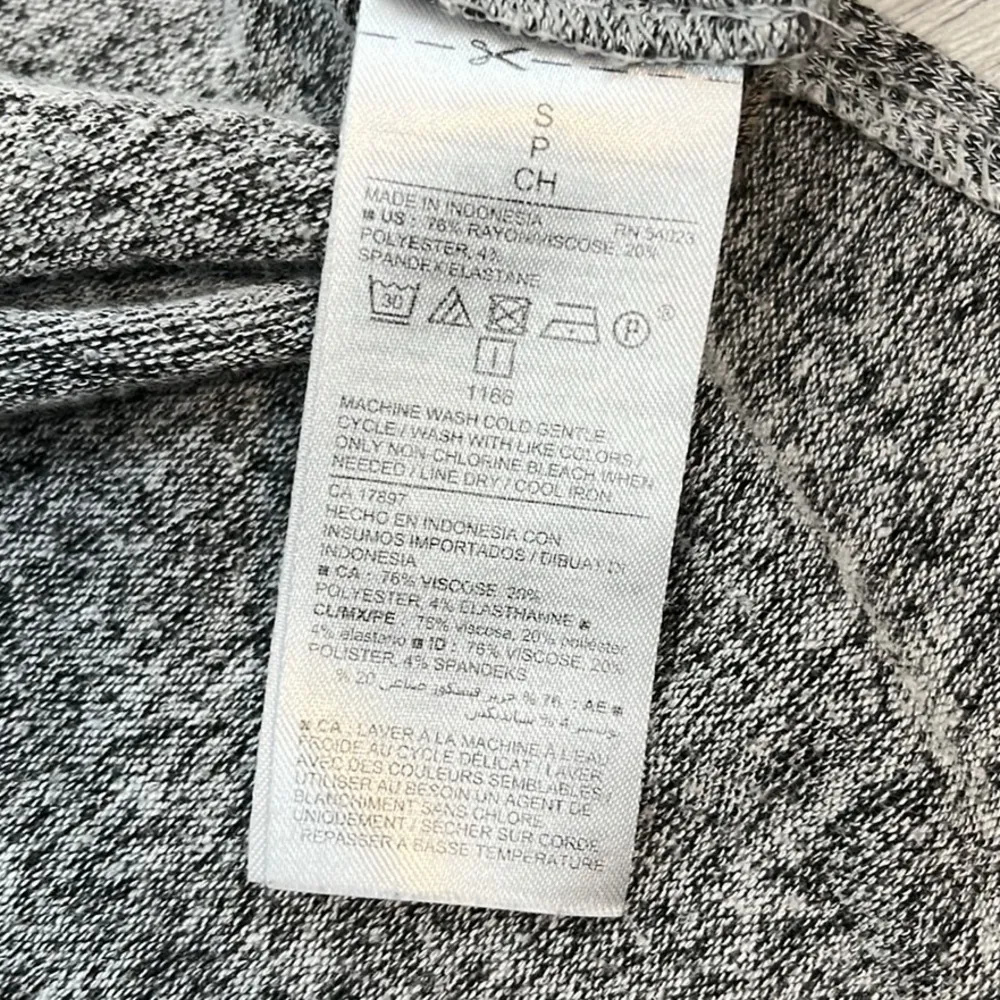 Old Navy Light Grey Long Sleeve Scoop Neck Top Size SP - Image 6