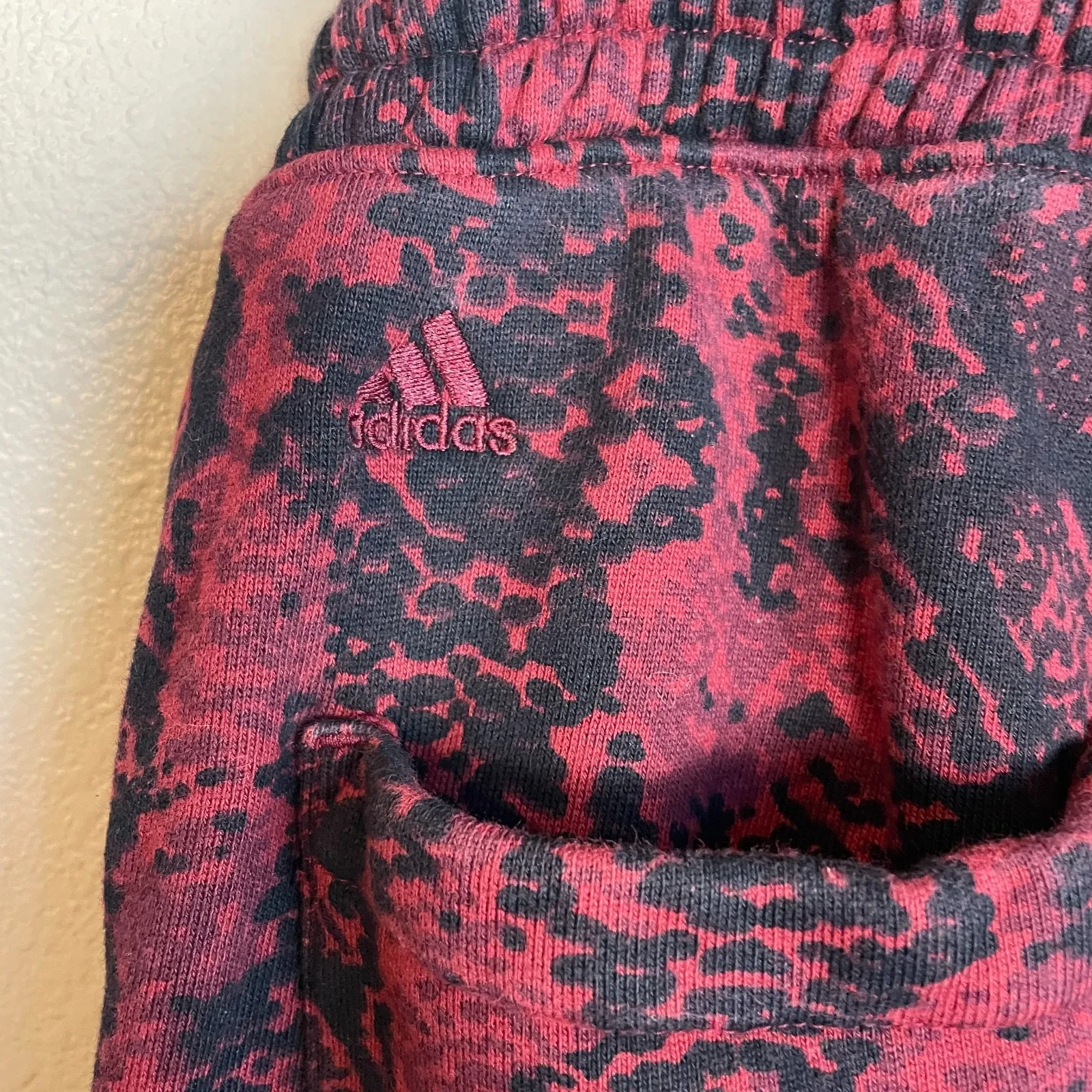 Adidas Ivy Park Red Snakeskin Print Joggers Size Medium HI1976 - Image 9