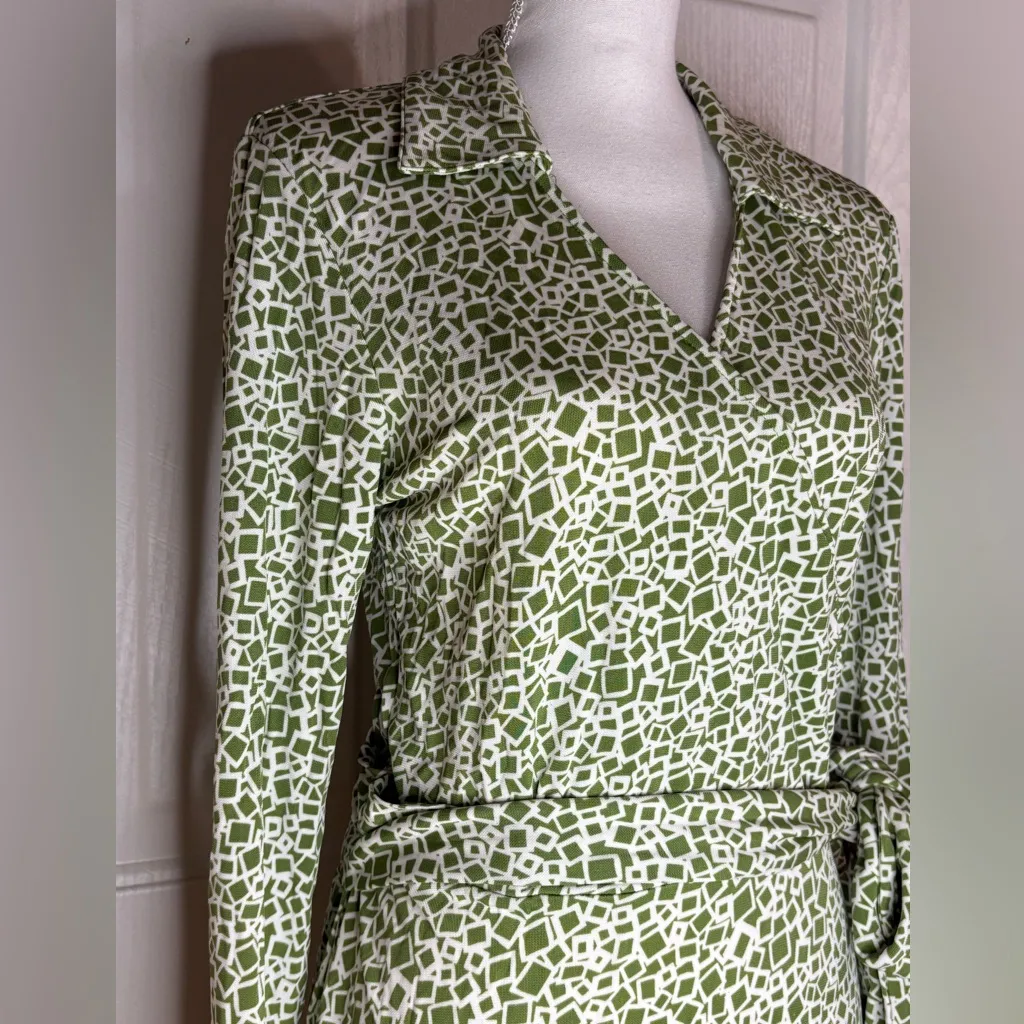 Talbots Dress 8 Green White Crossover bodice Tie Closure Flare  3/4 Sleeve - Image 2