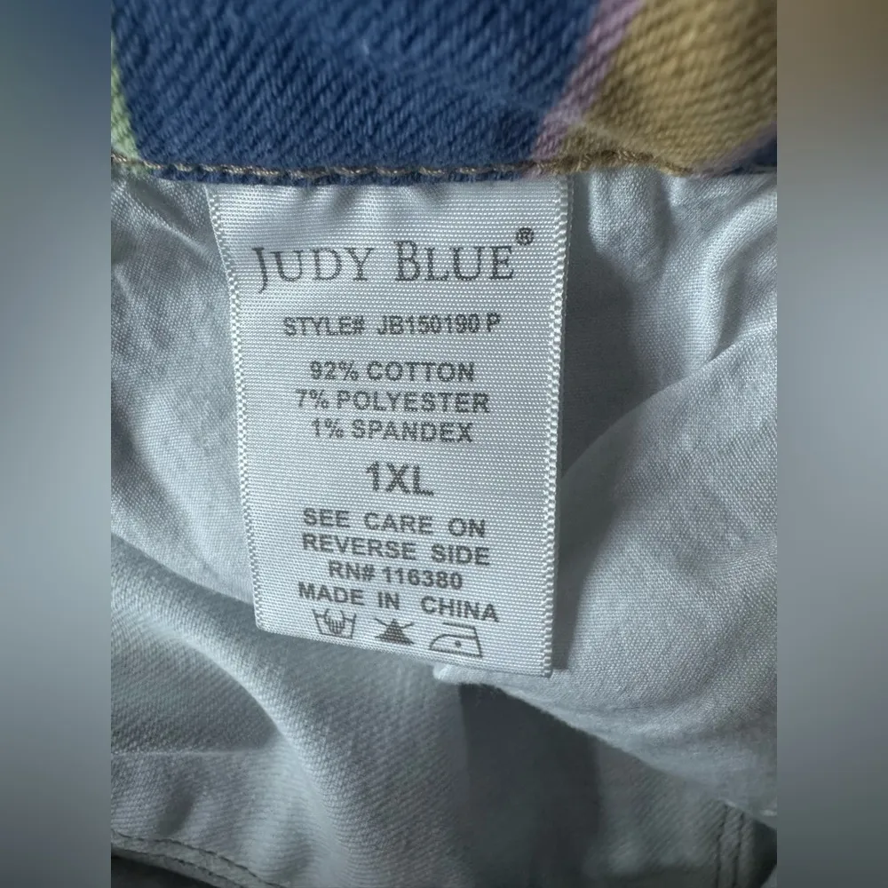 Judy Blue High Waist Frayed Hem Striped Shorts Size 1X - Image 10