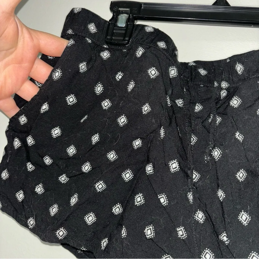 Vans flowy patterned shorts - Image 2