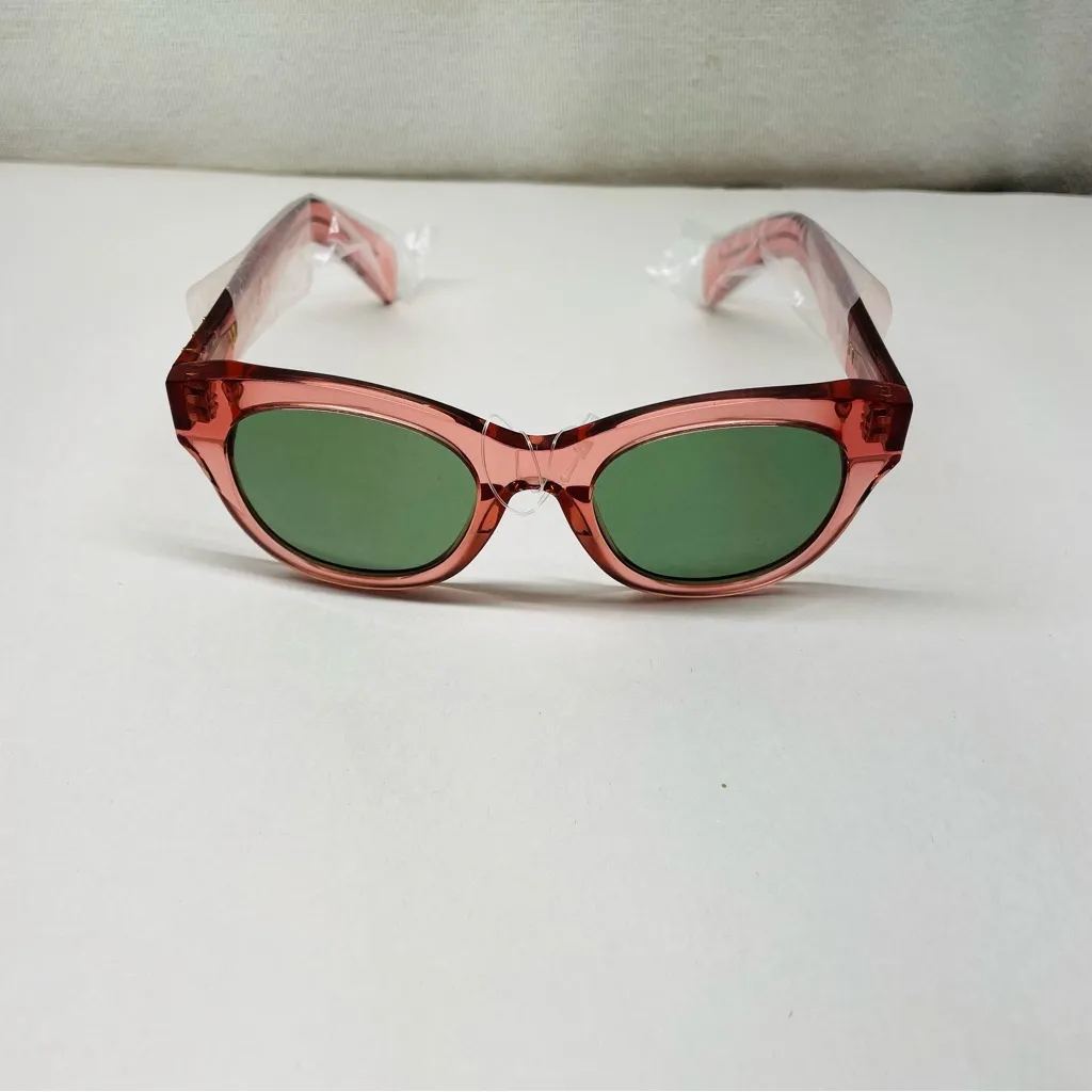 Wildfox Monroe Sunglasses Rose Pink Frame / Green Lenses NWT with Case - Image 3