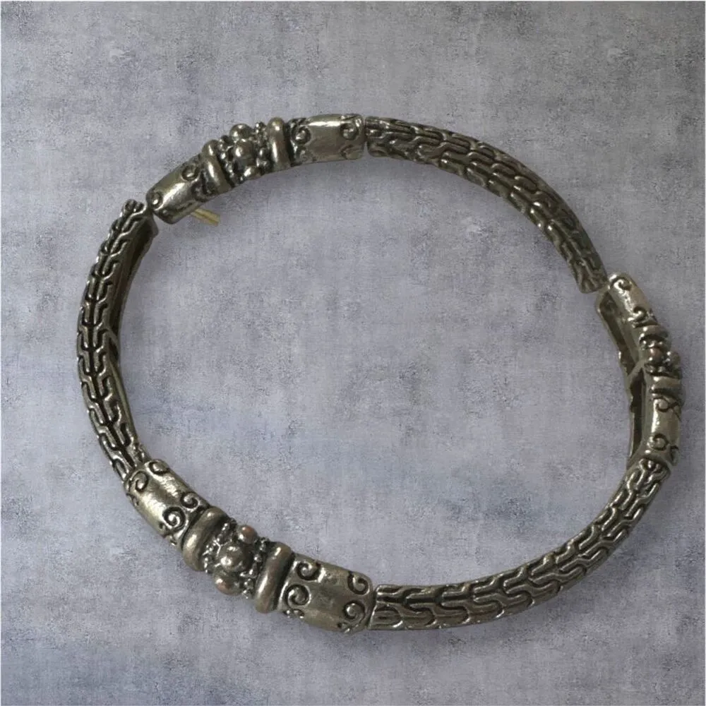 Y2K Vintage Womens Silver Tone Byzantine Antiqued Stretch Bangle‎ Bracelet - Image 3