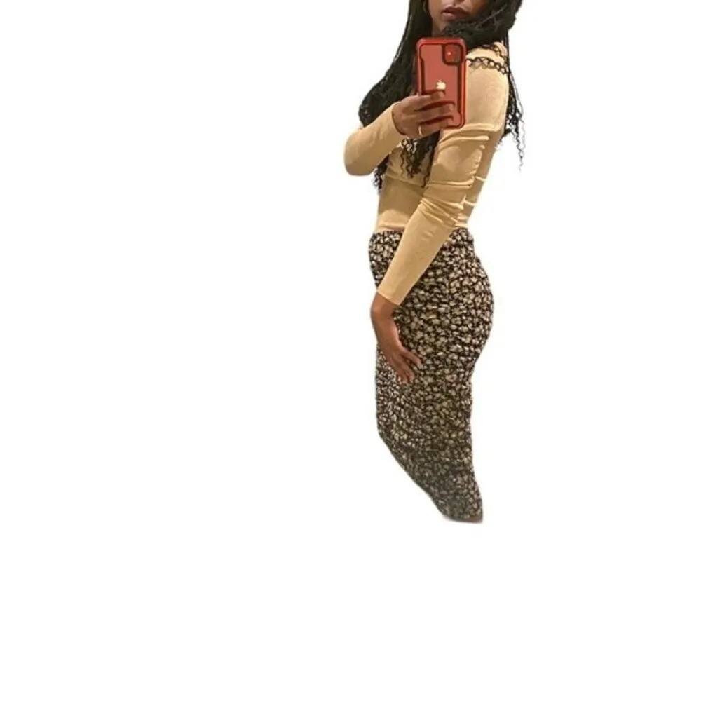 Rabbit Rose black multi floral ruched midi skirt Size L - Image 7