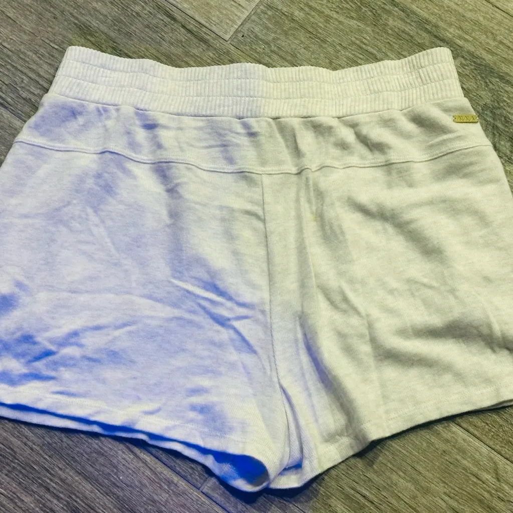 Alala  Cream Elastic Shorts - Image 3