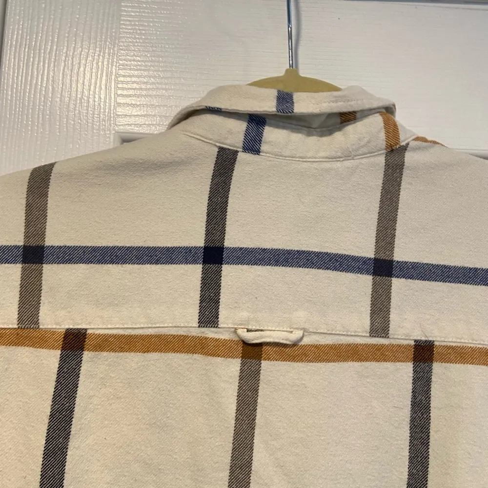 Hurley Size M Cream Tan Plaid Flannel Long Sleeve Button Down Collared Shirt - Image 13