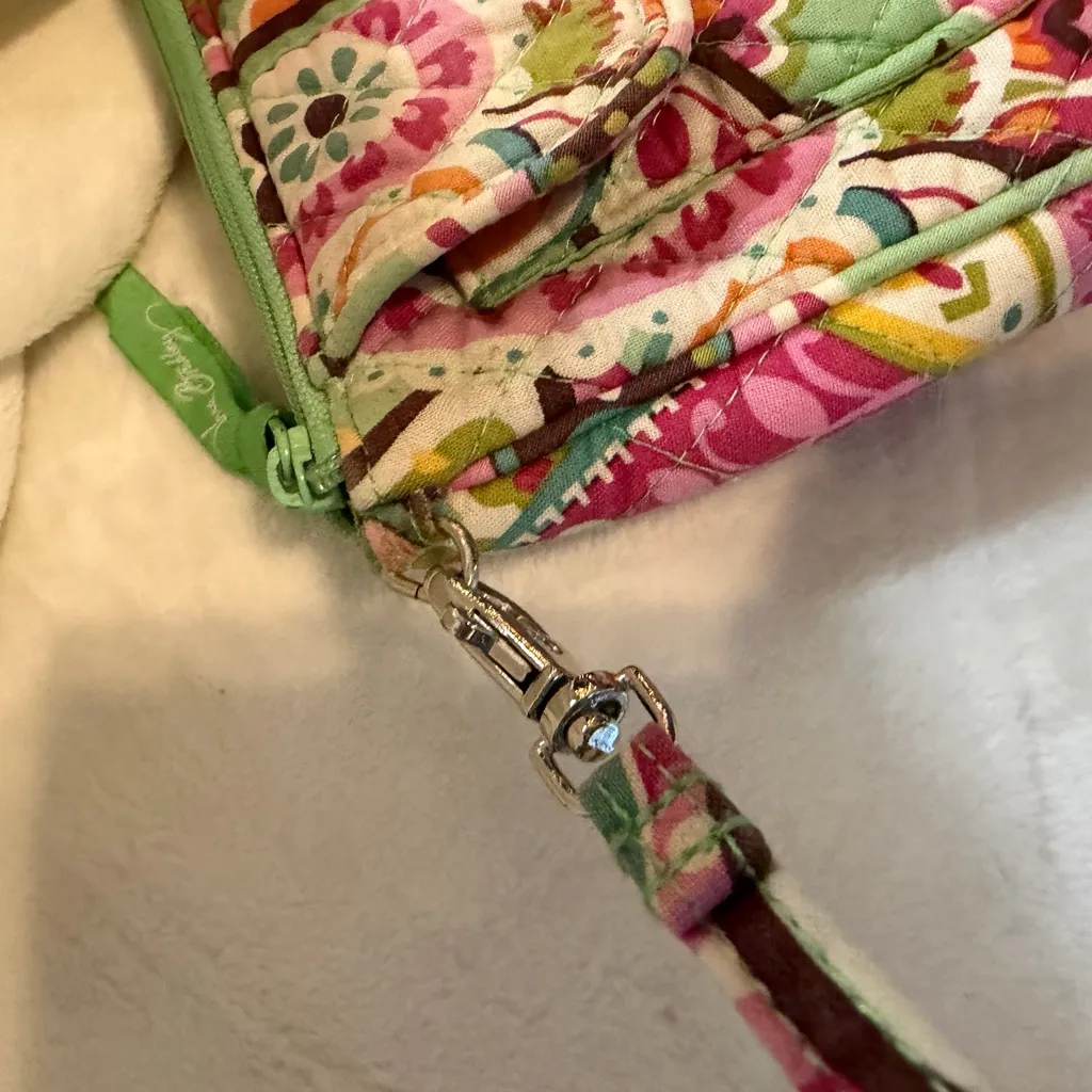 Vera Bradley Tutti Frutti Floral Paisley Wristlet with Silver Clasp Retired - Image 9