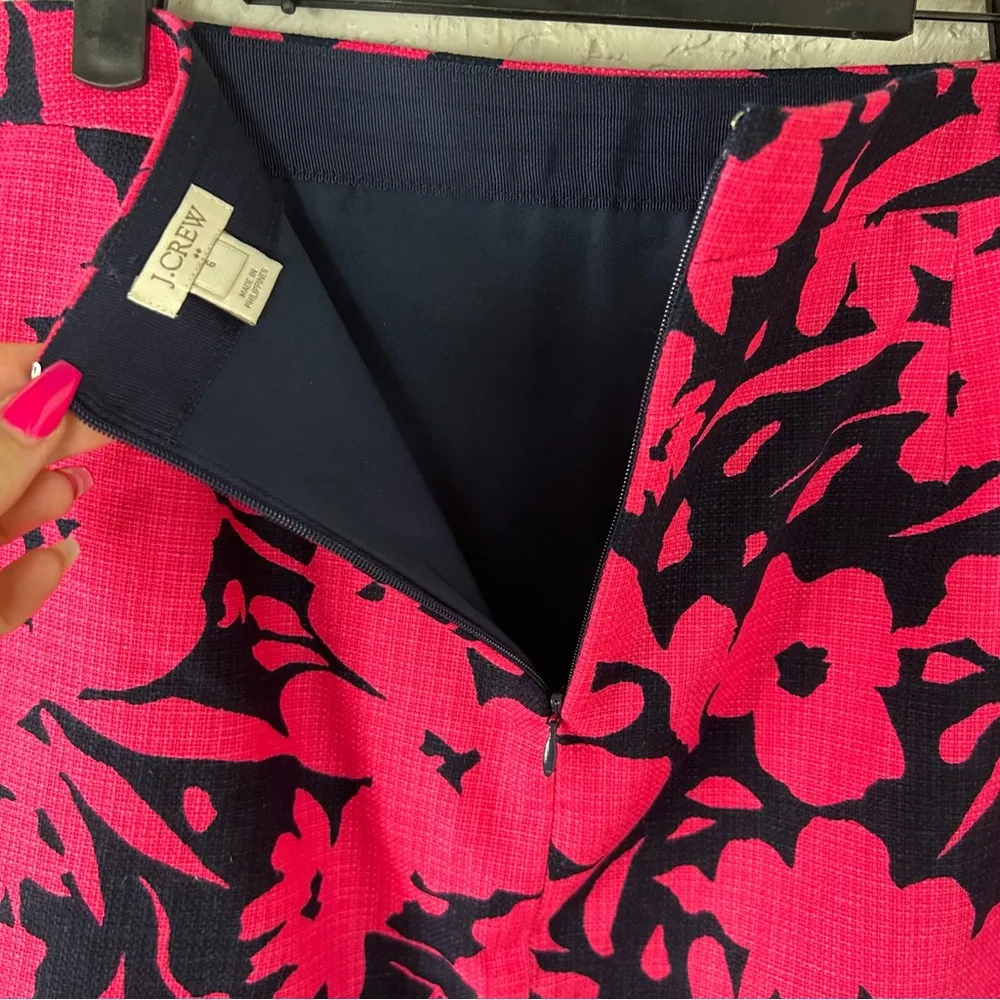 J Crew | Hot Pink and Navy Floral Pencil Cotton Basketweave Skirt Size 6 - Image 7