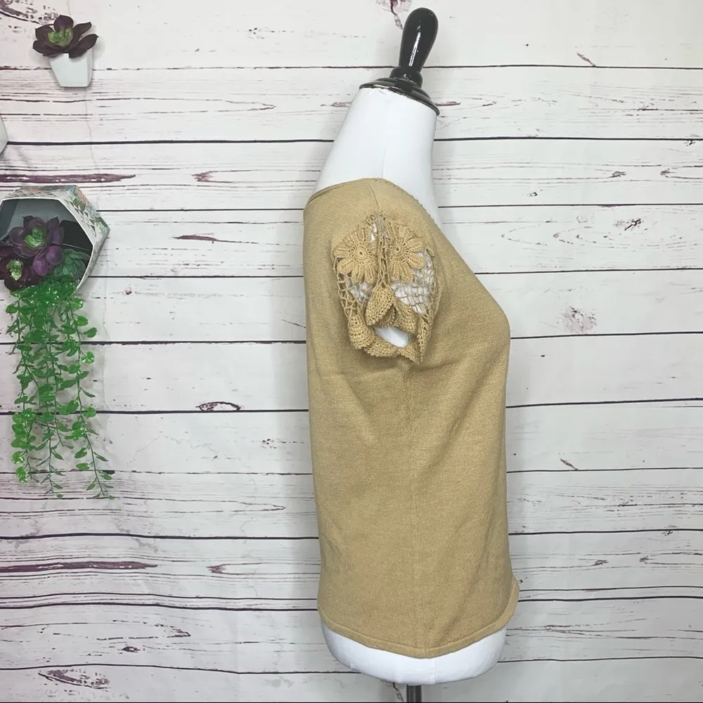 J. Jill Silk Blend Crochet Sleeve Beaded V Neck Top Size Small Tan Khaki Camel - Image 7