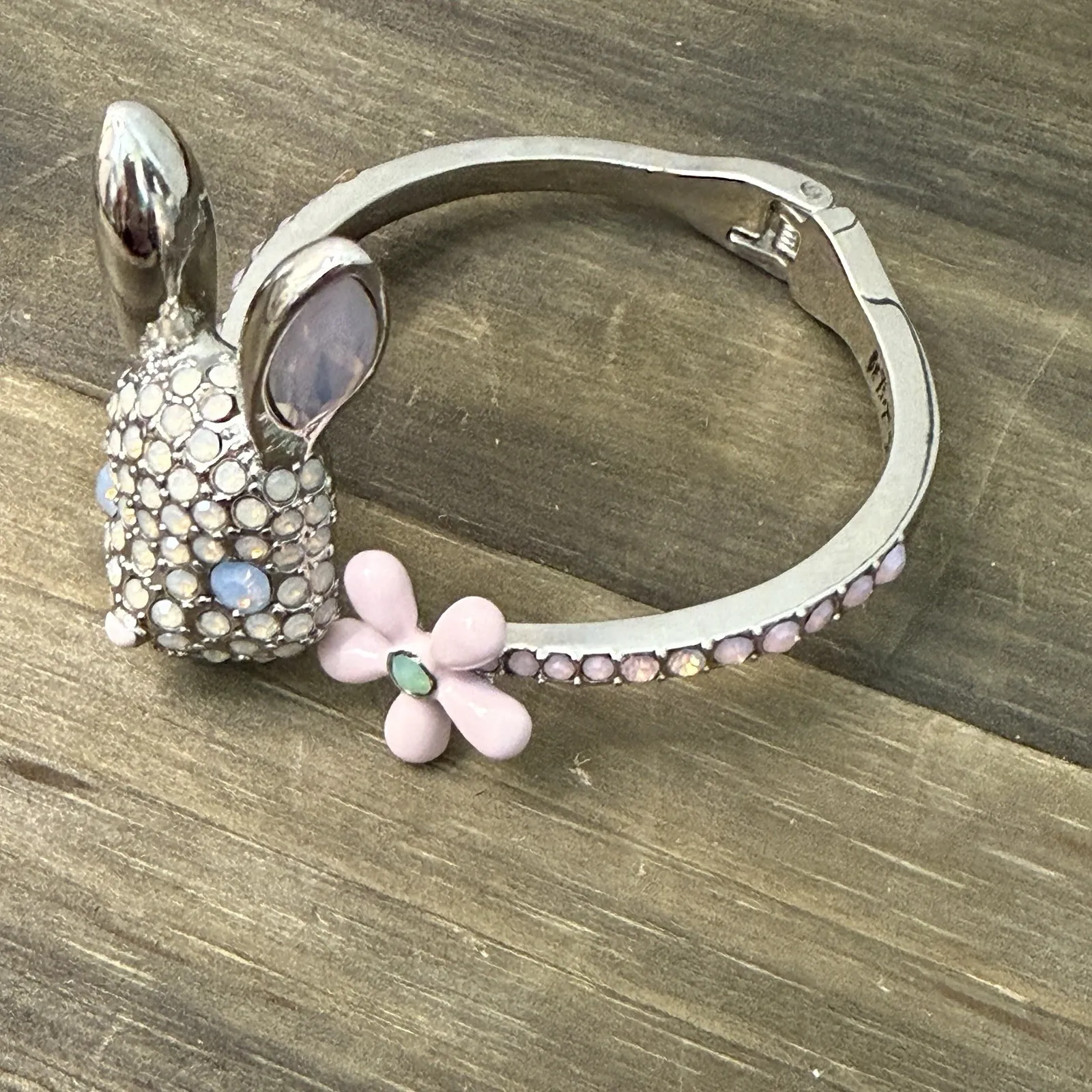NEW Betsey‎ Johnson Faux Stone Spring Bunny Rabbit Hinged Bangle Bracelet *READ* - Image 2