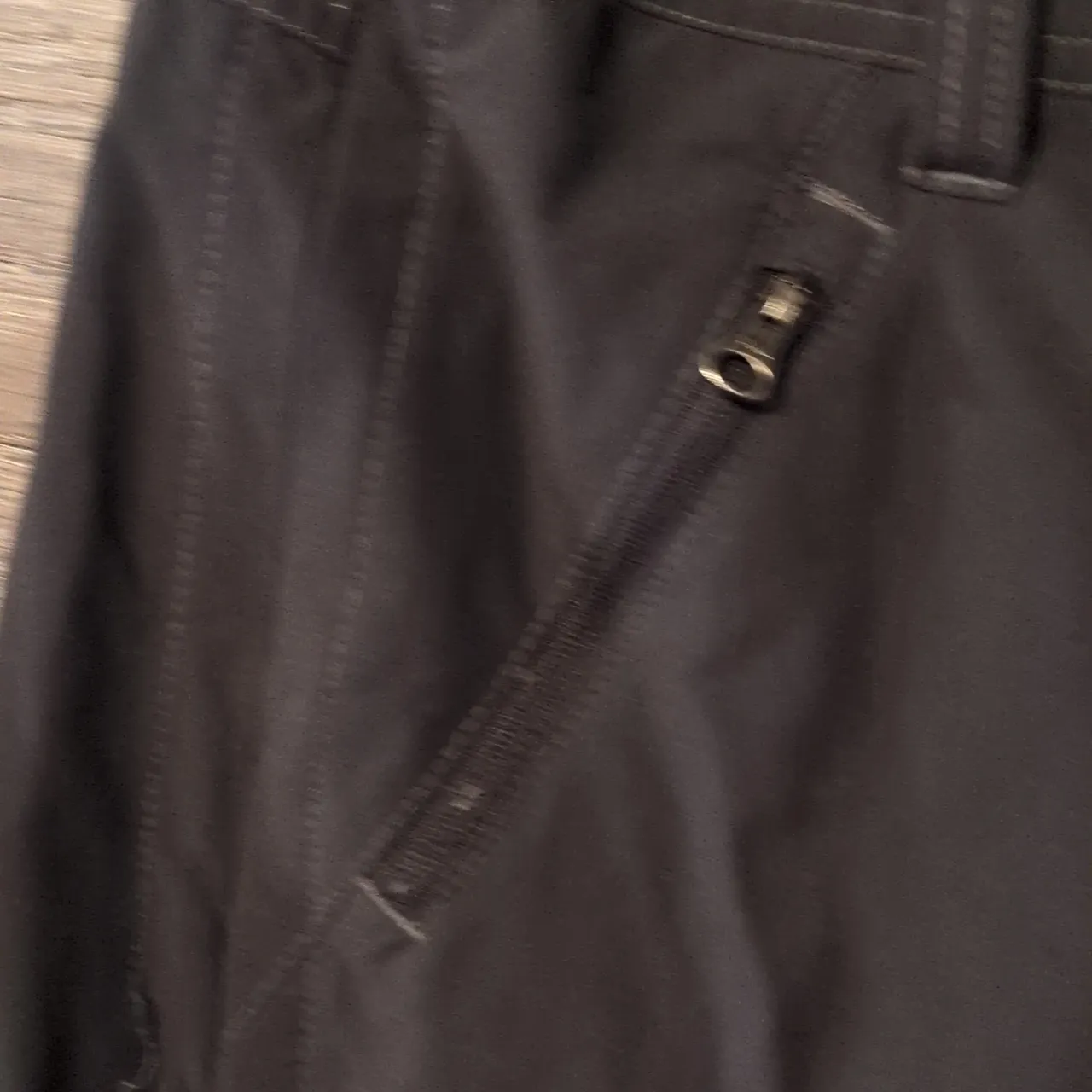 Kuhl Gray Cargo Hiking Pants Size 12 - Image 3