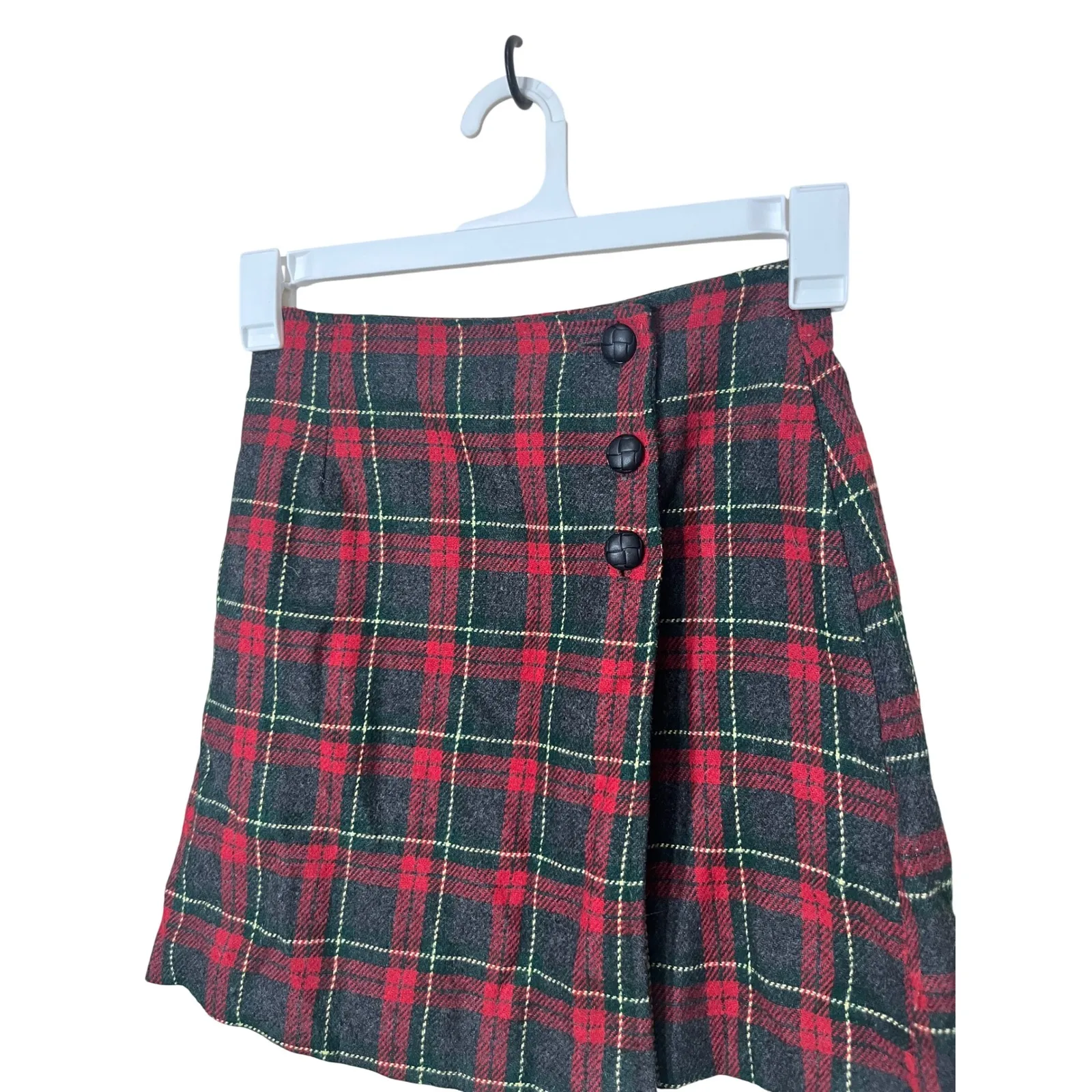 A. Byer California Vintage‎ Plaid Mini Skirt Button Front Red Green Grey Size 5 - Image 2