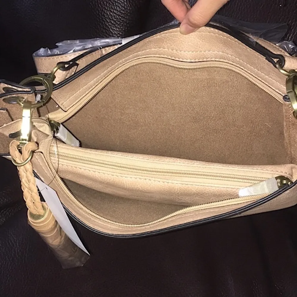 NWT Tan Crossbody Purse w/ Pouch - Image 5