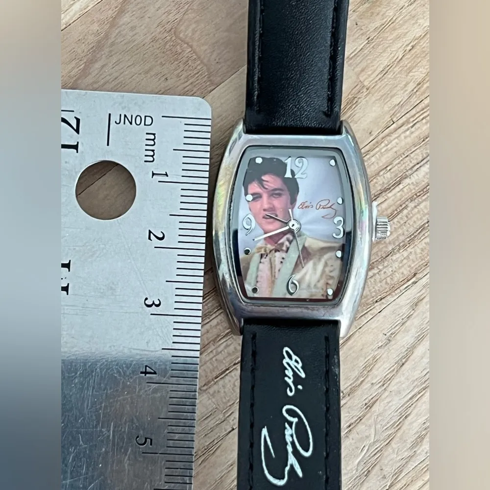 Elvis Presley Ladies Watch Silver Case Elvis Picture Dial Black Leather Strap - Image 10