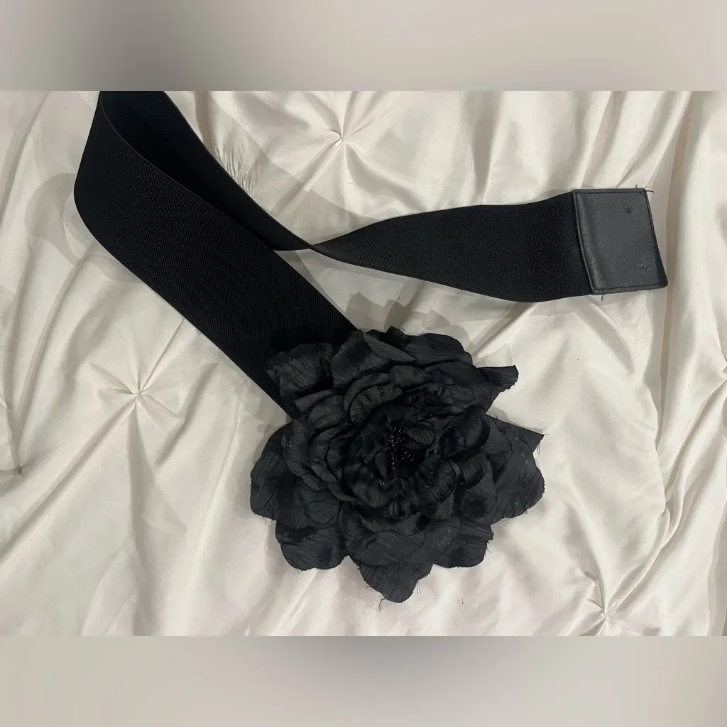 Elegant Black Floral Belt - Image 2