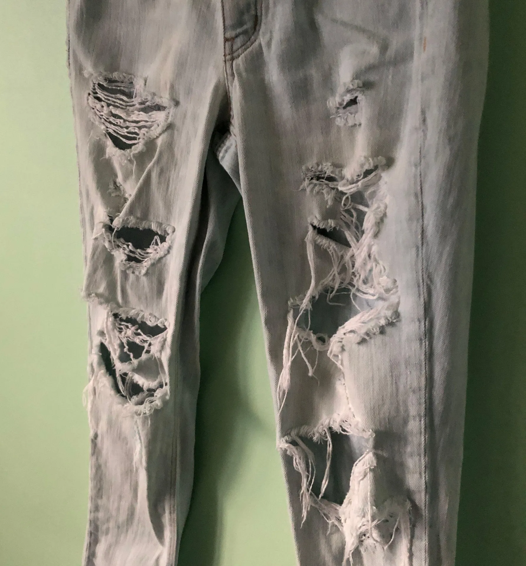 American Eagle Outfitters Light Wash Distressed Ripped Mom Jeans - Image 4
