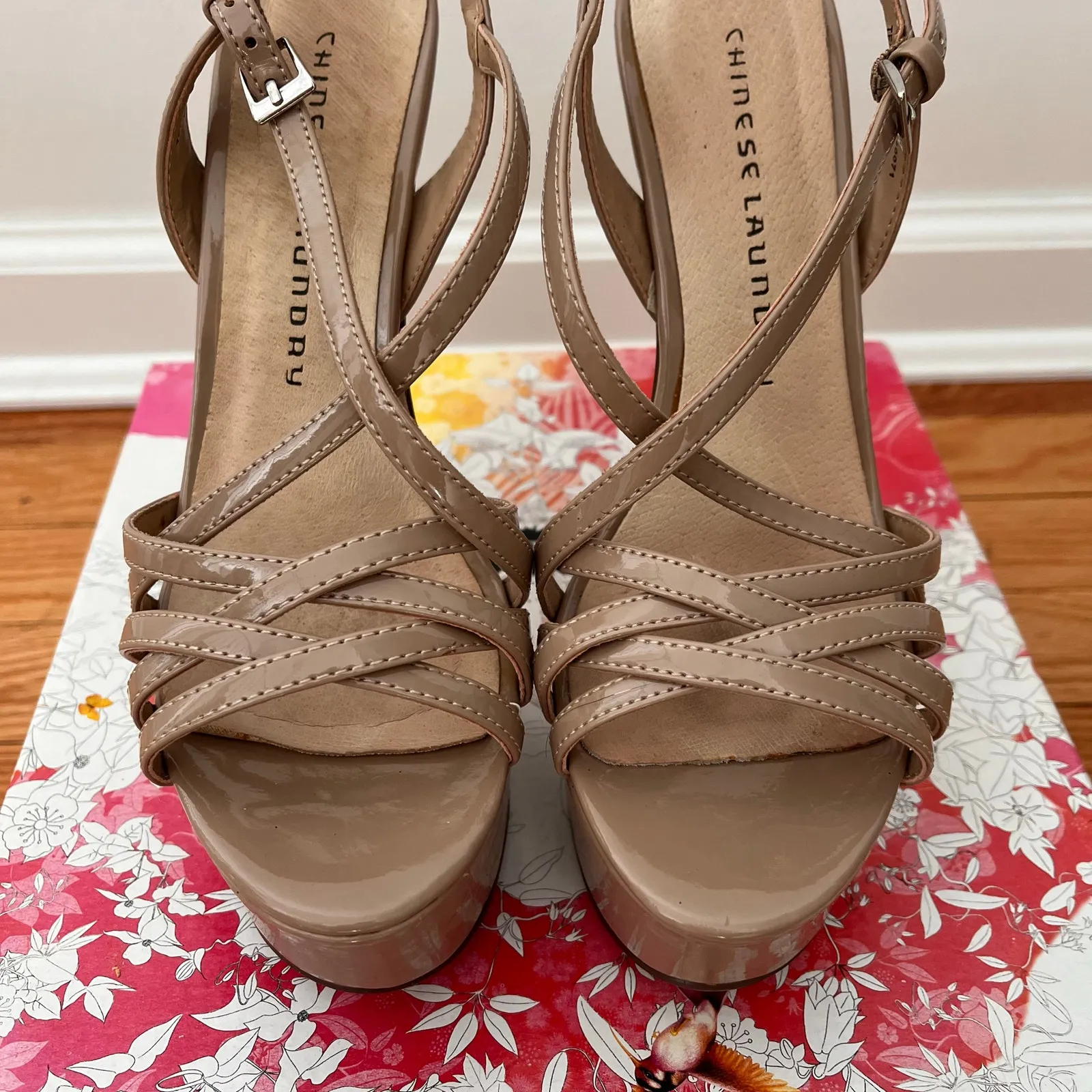 EUC Chinese Laundry Teaser Strappy Platform Heels size 7 - Image 3