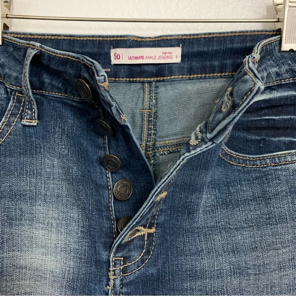 SO Dark Wash Ultimate High Rise Ankle Button Fly Jegging Size 9 - Image 8