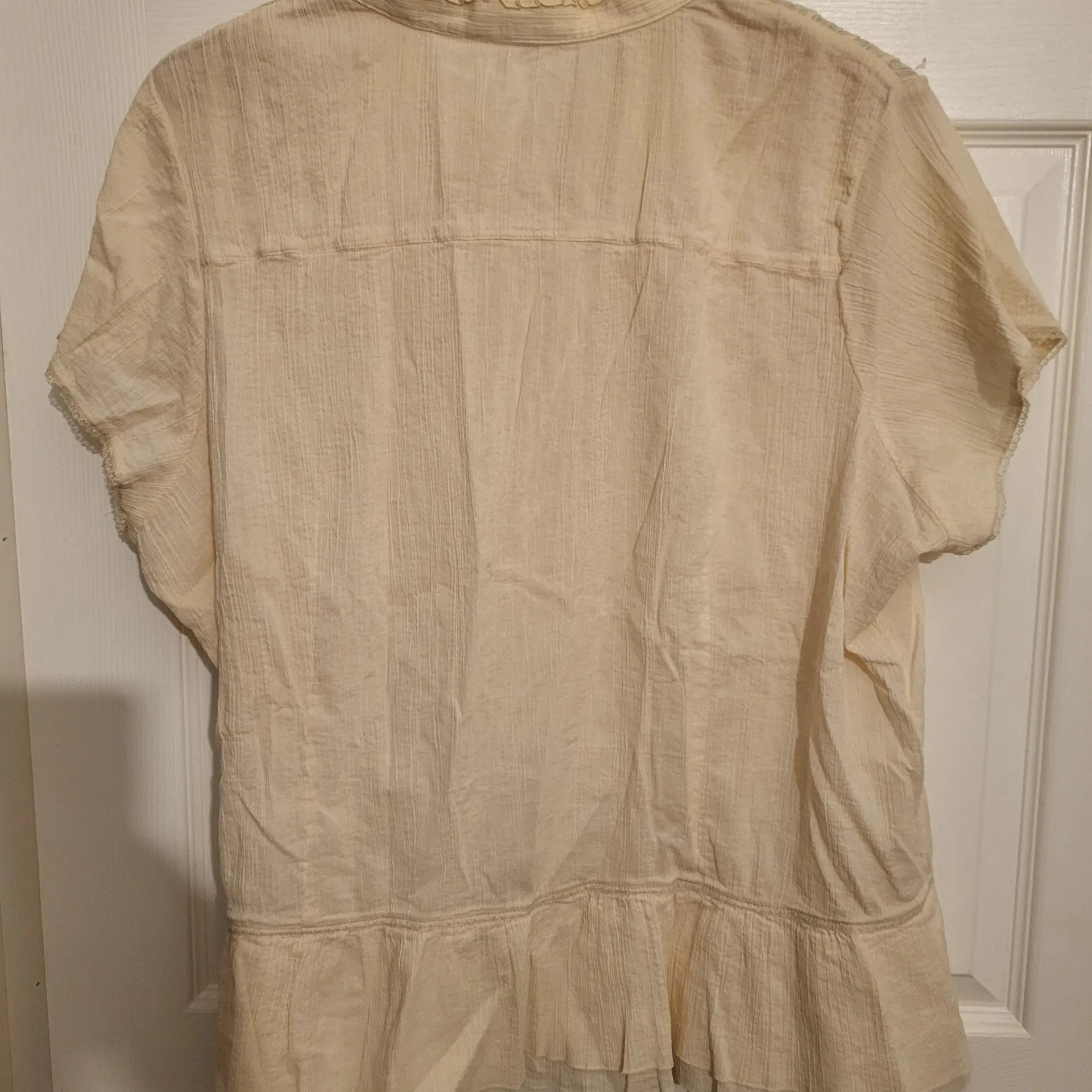 Old Navy  Cream Button-Up Blouse - Image 6