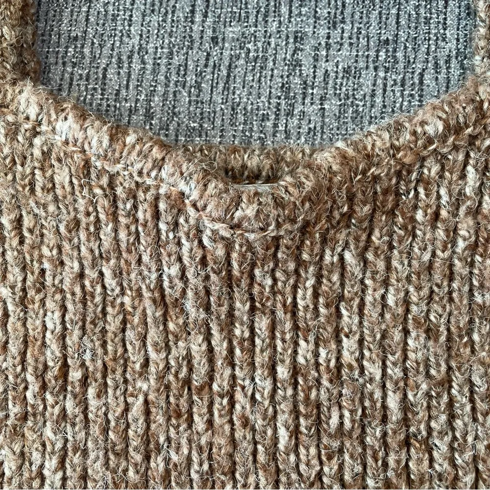 Zara Crop Sweater Tank Top - Image 8