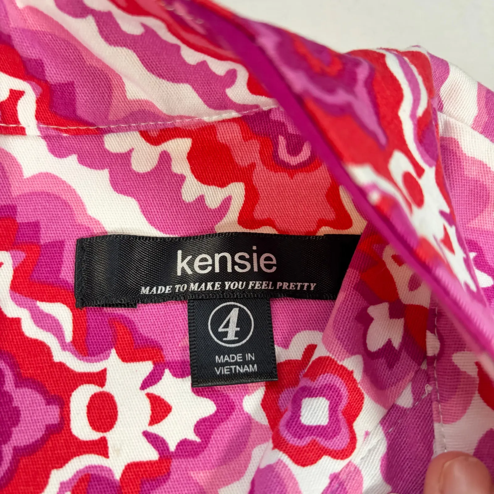 NWT Kensie womens pink white shift dress knee length 60s 70s vibes. Size 4 - Image 5