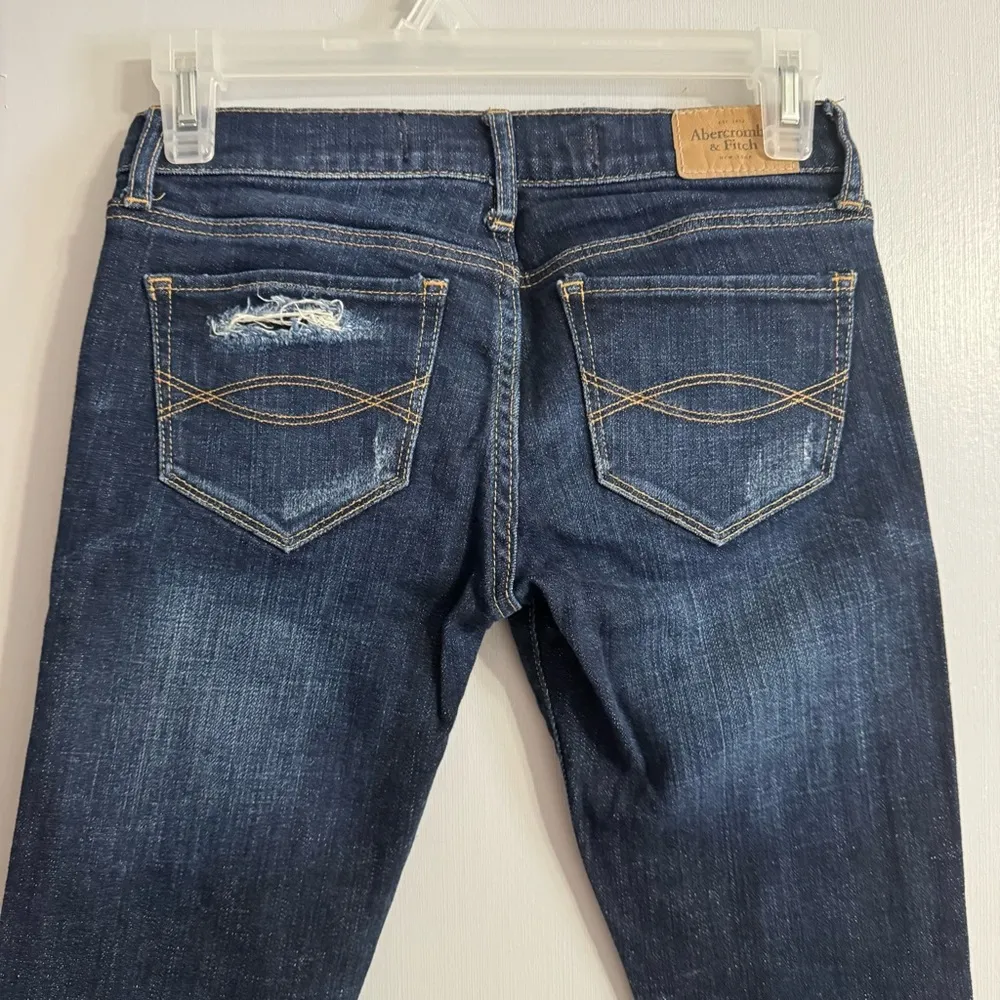 Abercrombie & Fitch Distressed Jeans Size 00 - Image 8