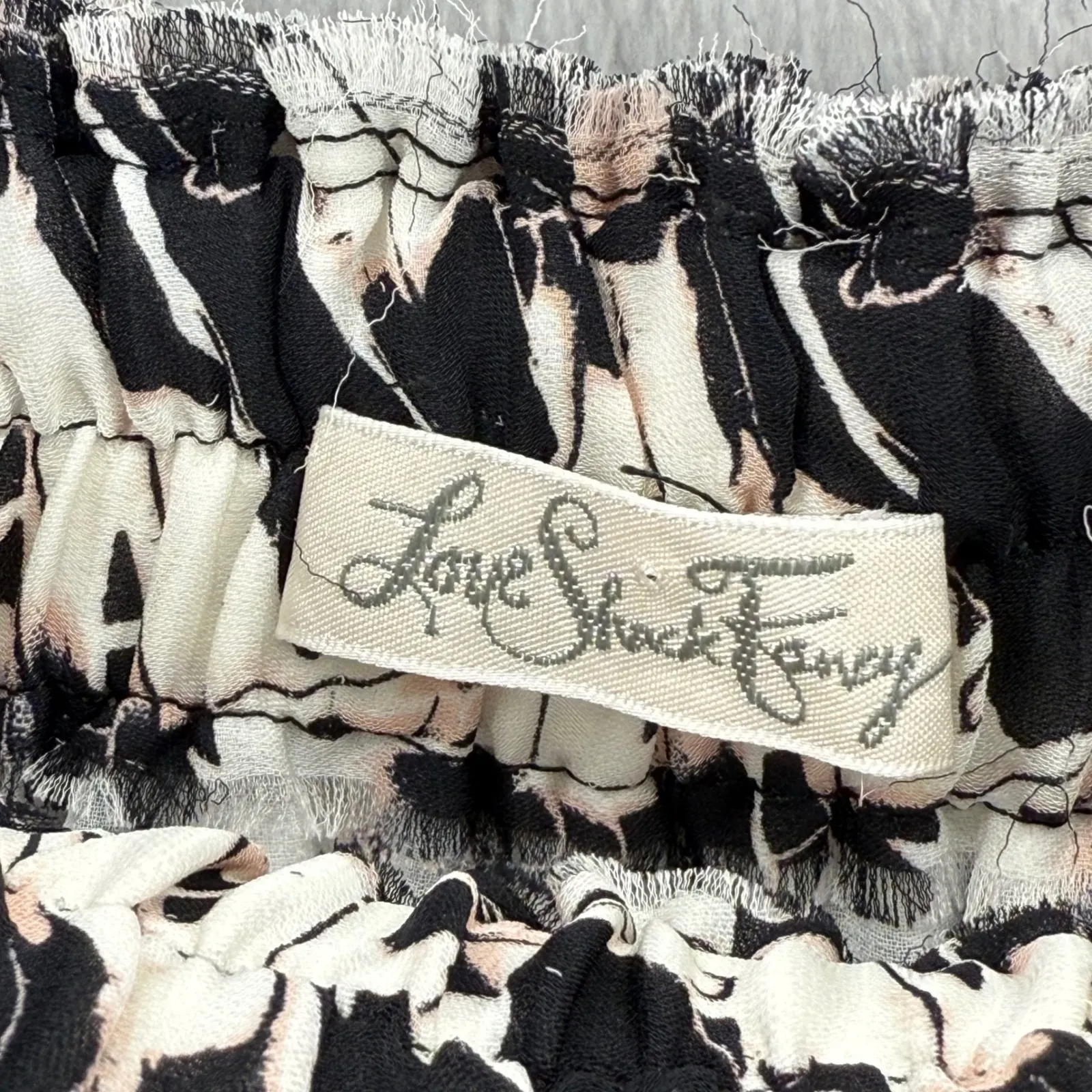 LoveShackFancy Skirt Size‎ 2 Mini Ruffle Tiered Black White Silk Floral READ - Image 4