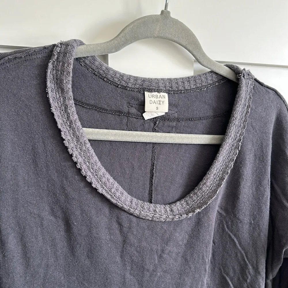 Urban Daizy Women's S Long Sleeve Ringer Henley Gray Distressed Pullover Grunge - Image 3