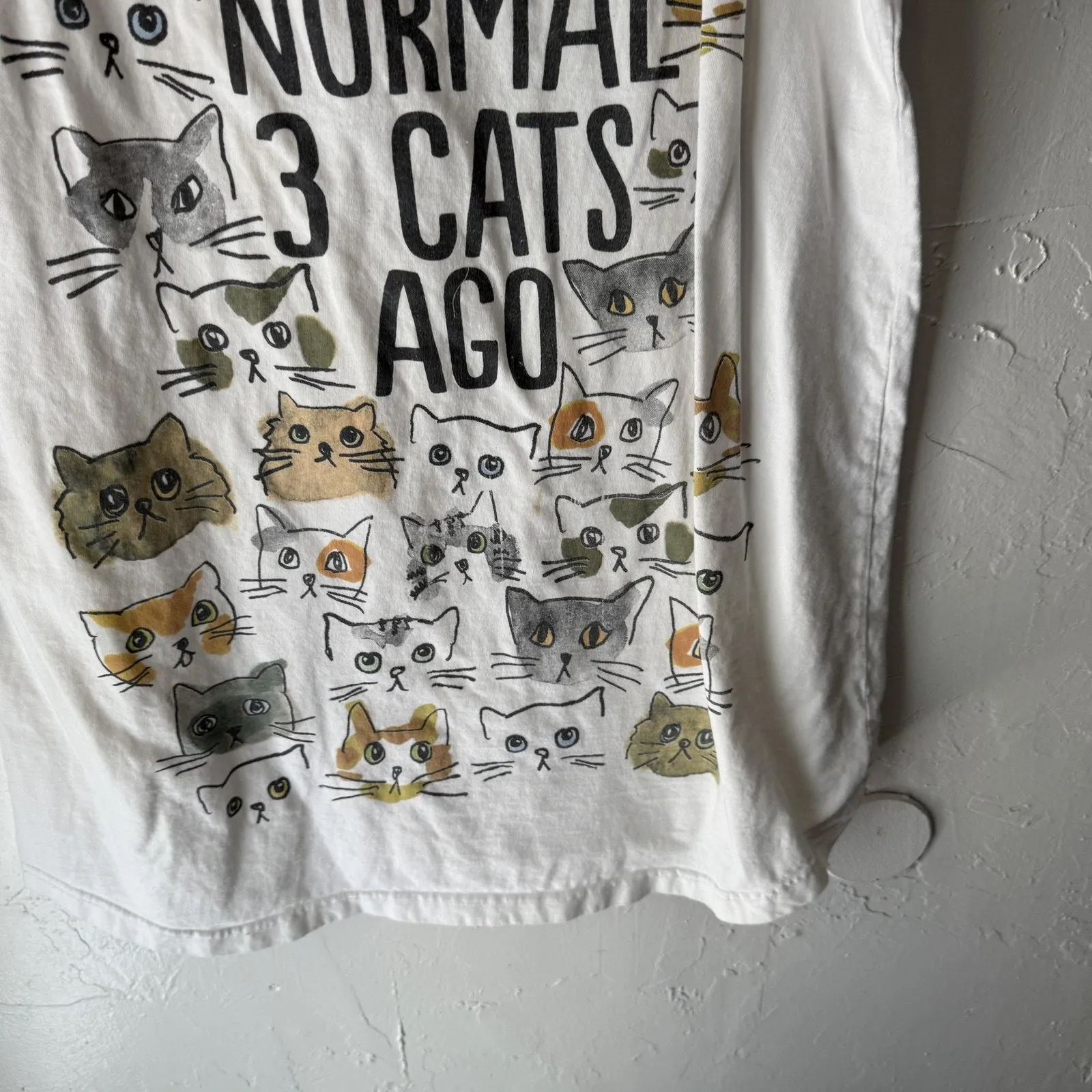 Cat‎ Graphic Shirt Vintage Extra Large White Funny I Was Normal 3 Cats Ago Tee Size undefined - Image 3