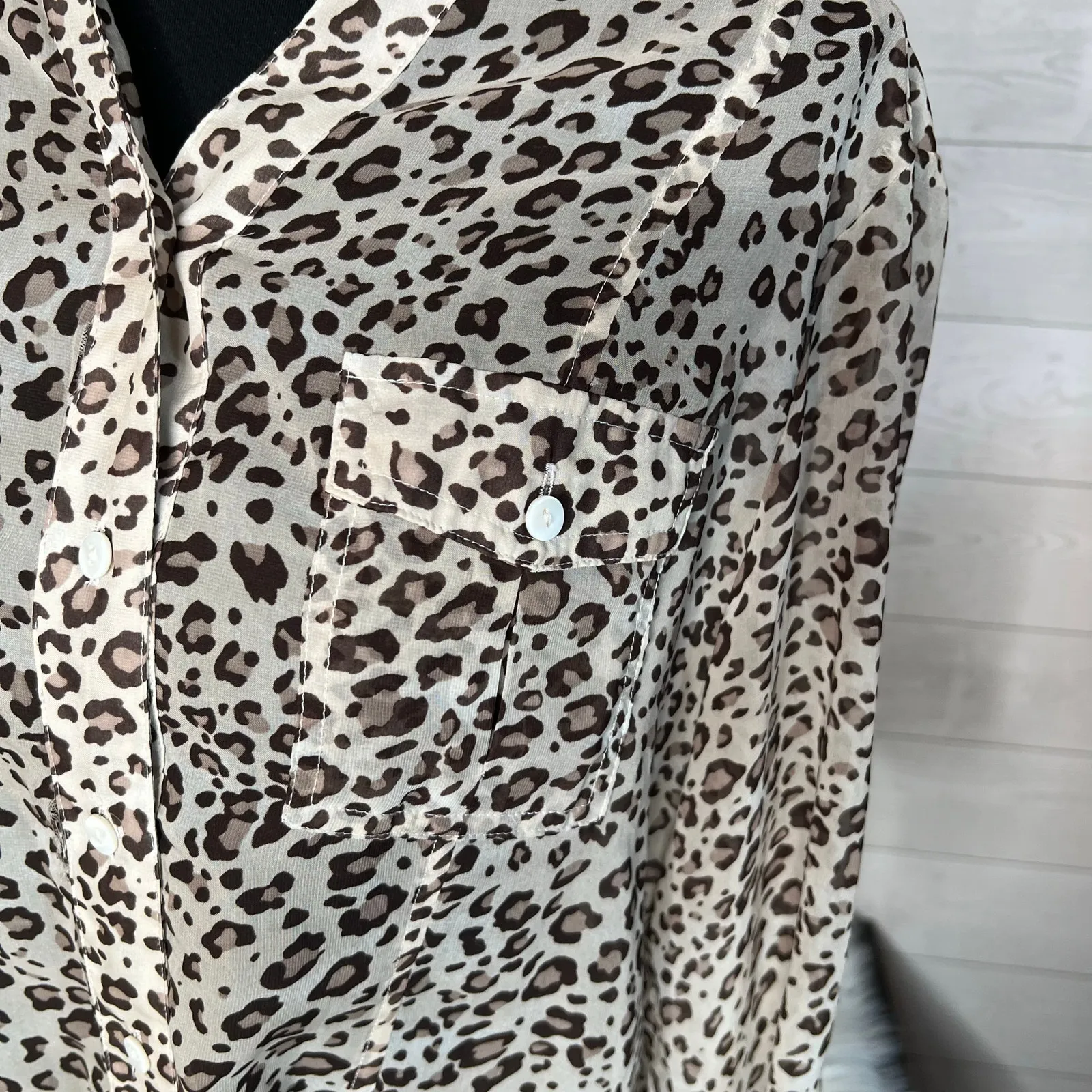 Chico's animal print semi-sheer button front blouse Size Medium - Image 5