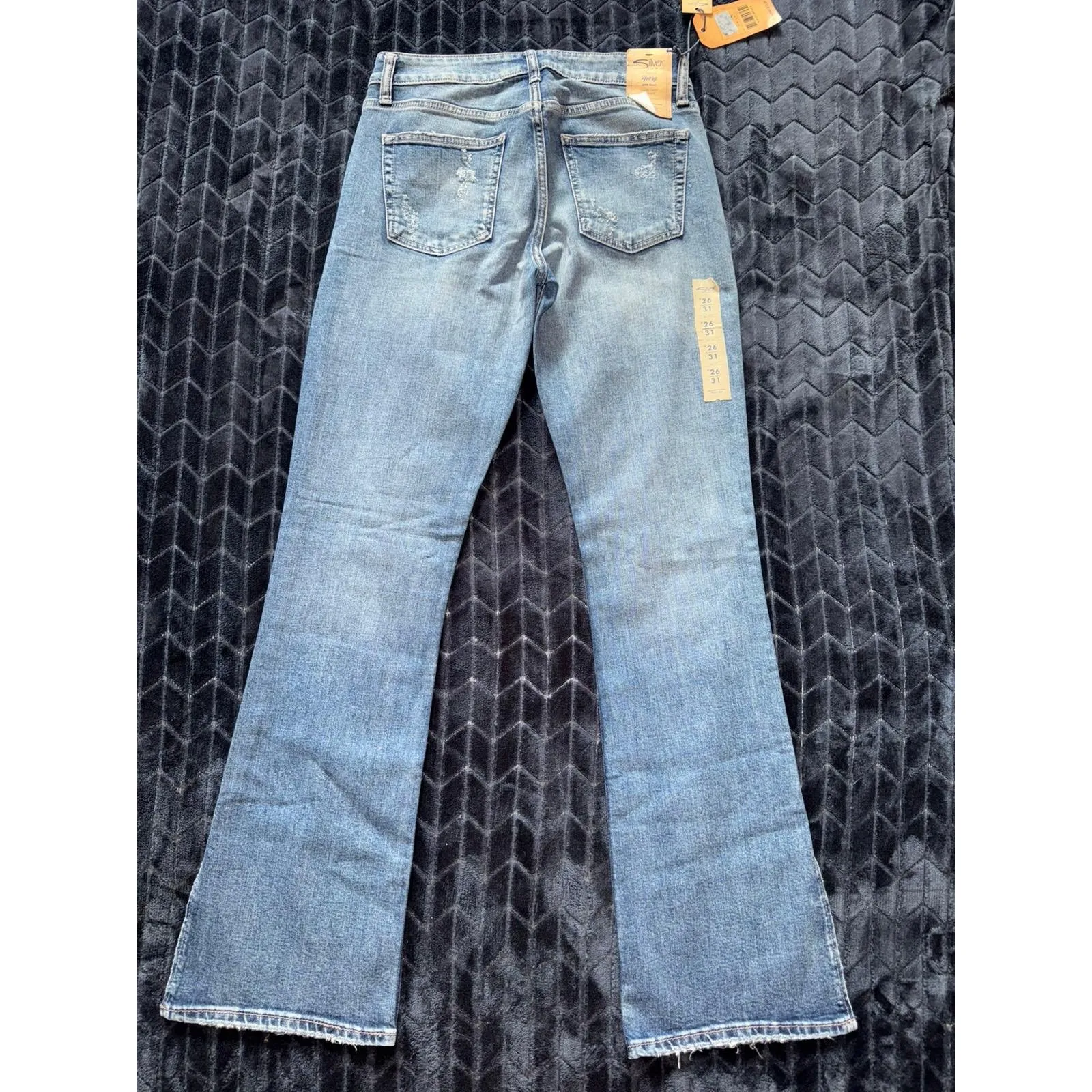 Silver Jeans Avery Slim Boot Cut Distressed Split Hem Jeans‎ Size 26 NWT - Image 4