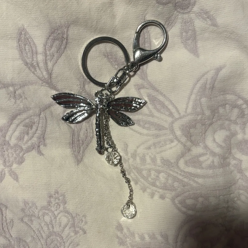 NWOT Silver Sparkling Dragonfly Key Chain and Holder - Image 2